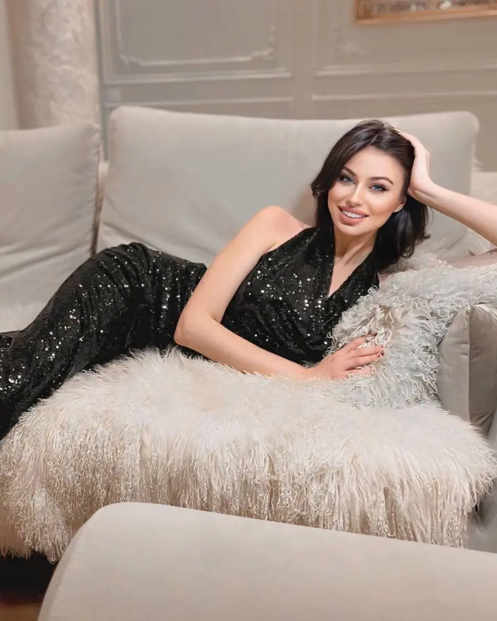 Open Woman's Profile