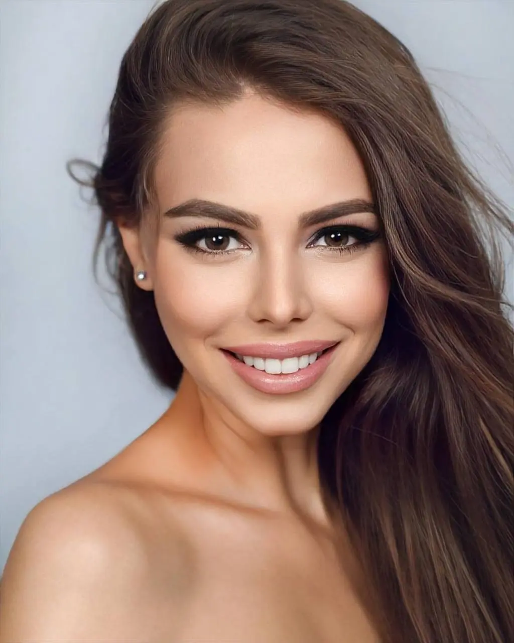 Open Woman's Profile