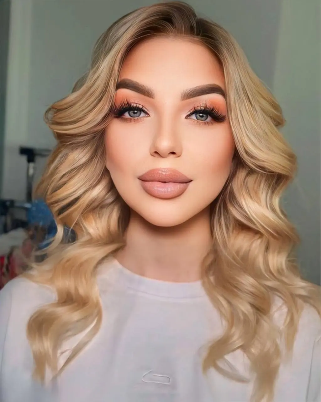 Open Woman's Profile