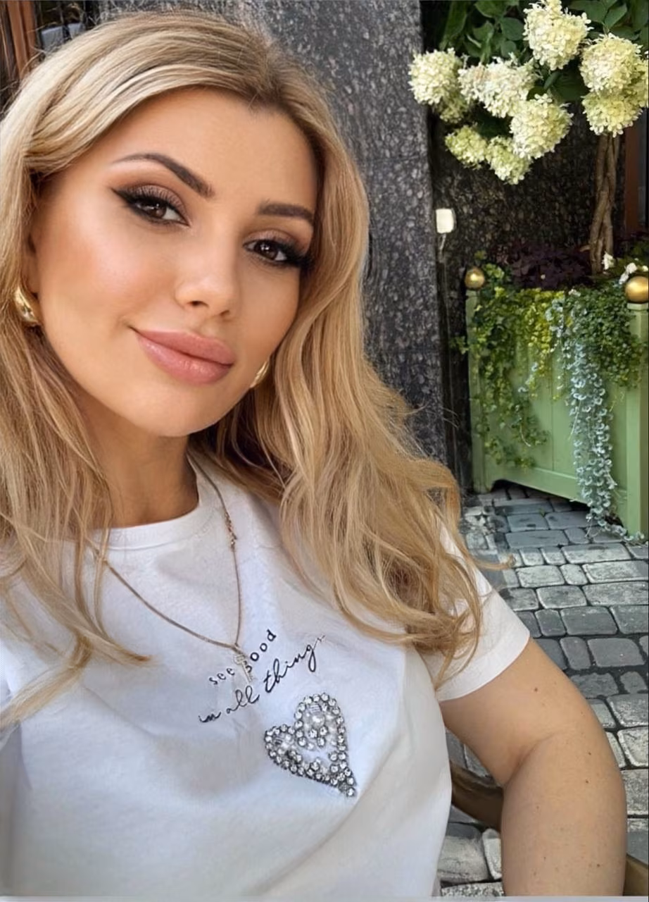 Visit Lady's Profile