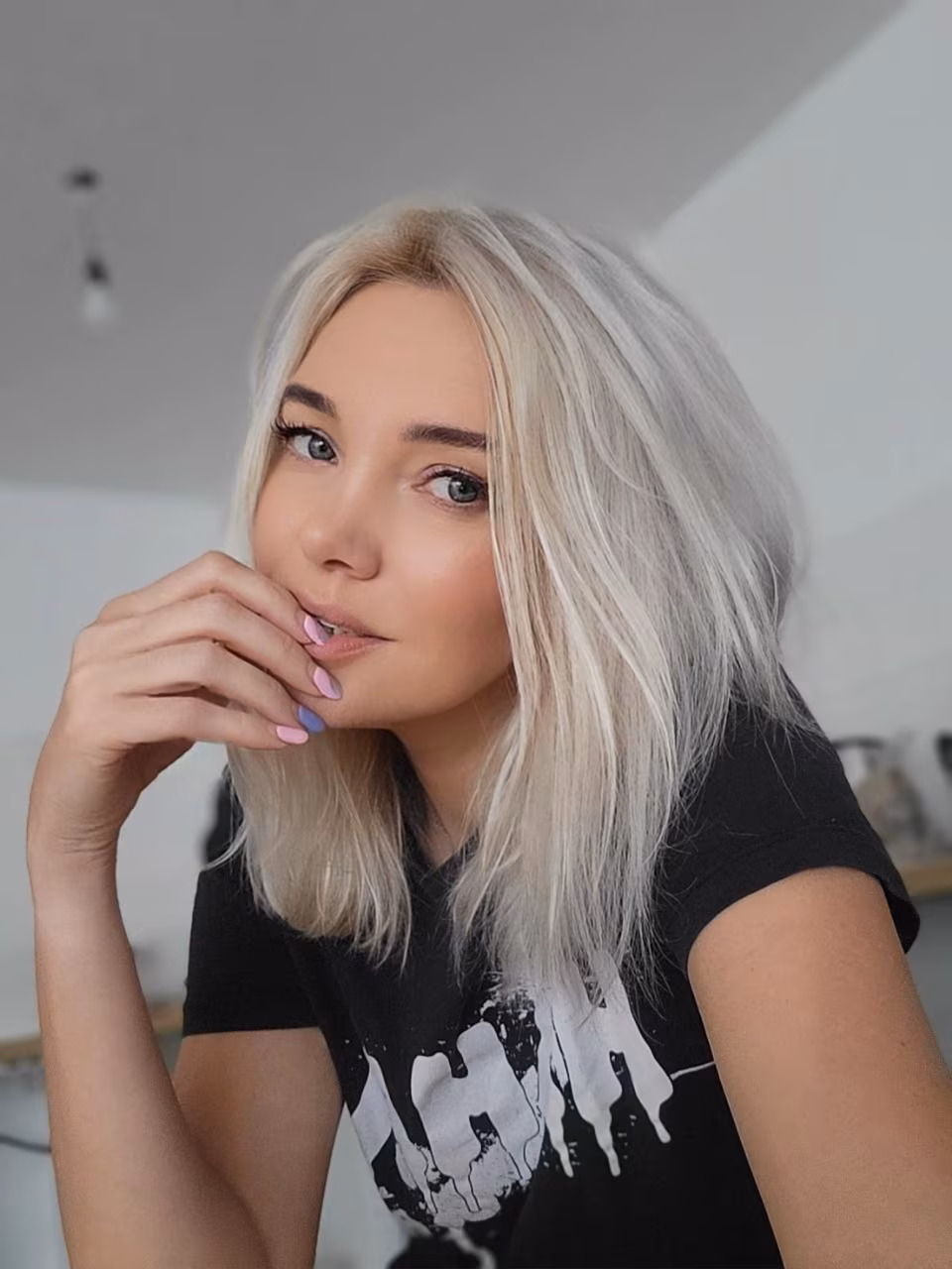 Discover Her Profile