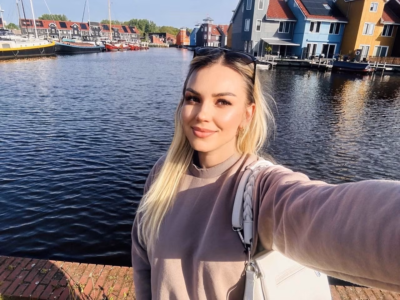 Visit Lady's Profile