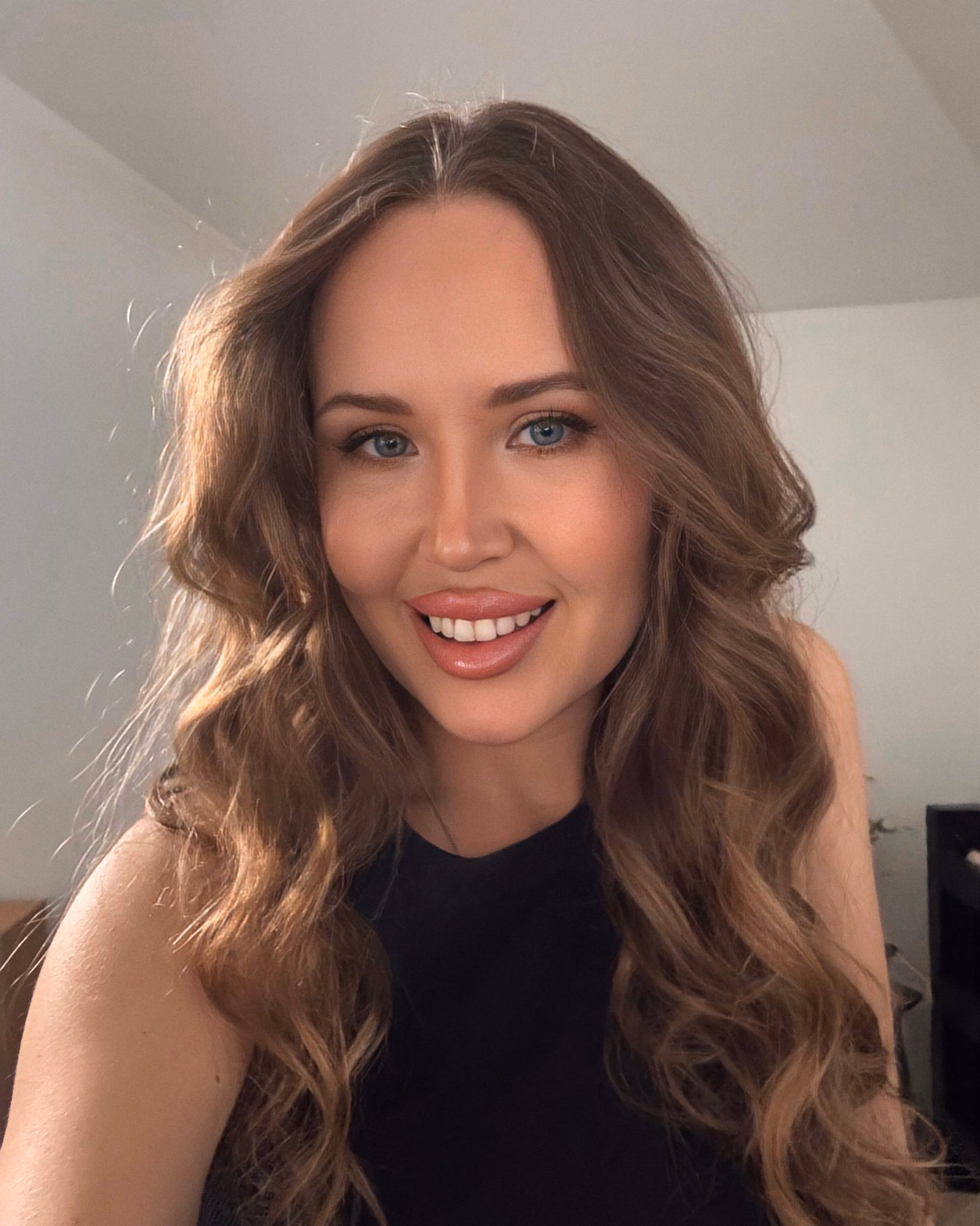 See Lady's Profile